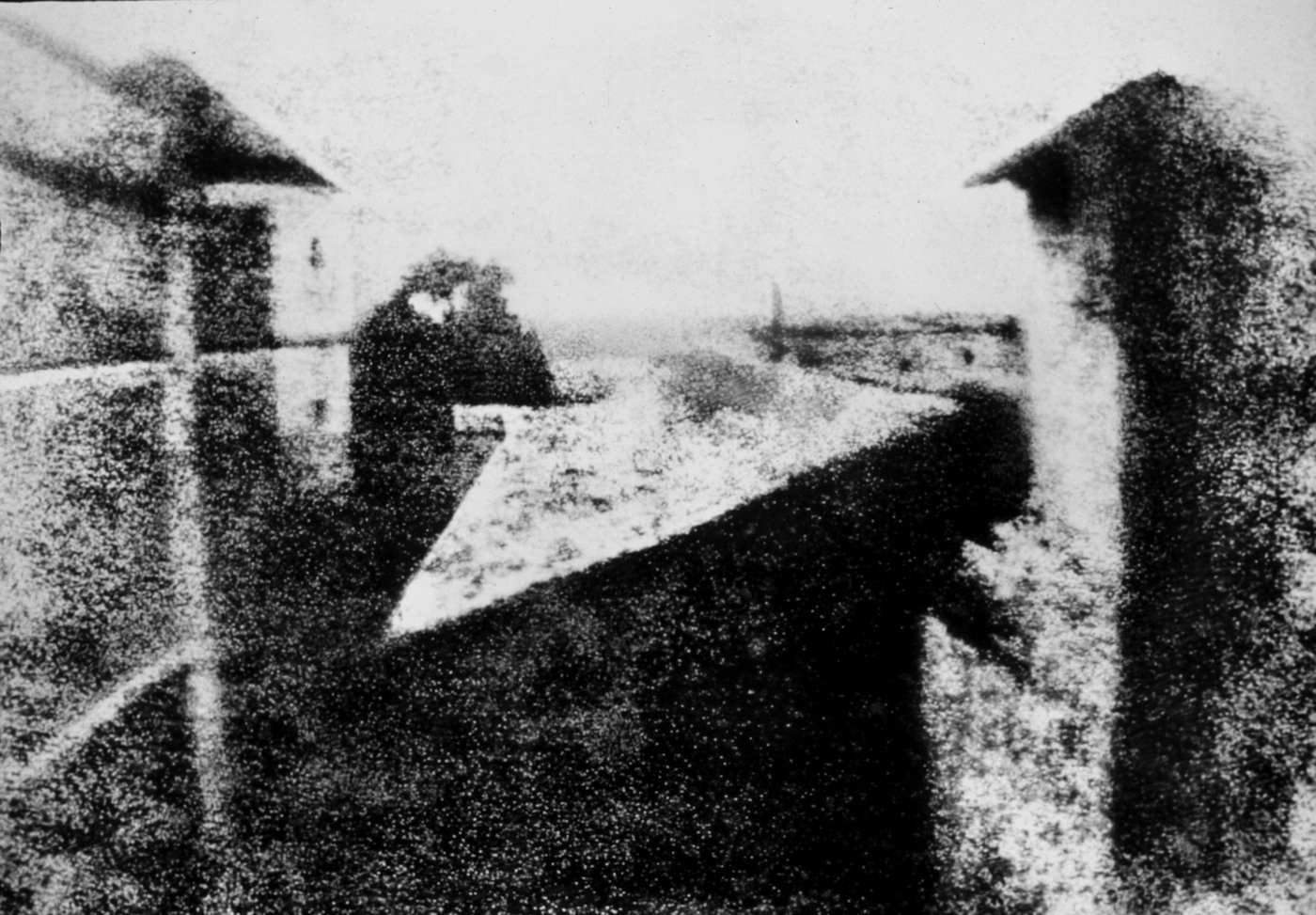View_from_the_Window_at_Le_Gras,_Joseph_Nicéphore_Niépce,_uncompressed_UMN_source