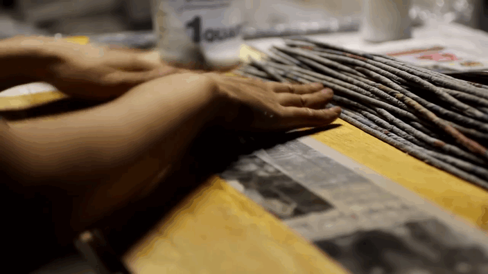 chie-hitotsuyama-newspaper-sculpture