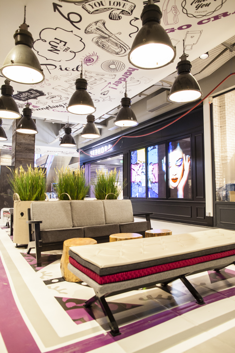 25/11/2016 - France / Paris
Espace détente situé dans le Centre commercial VILL'UP situé à la Villette dans le 19e arrondissement de Paris.